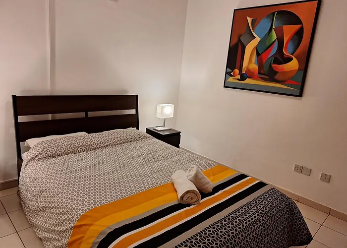 Sunshine, Strovolos - ニコシア